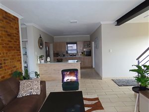 3 Bed Townhouse in Derdepoort