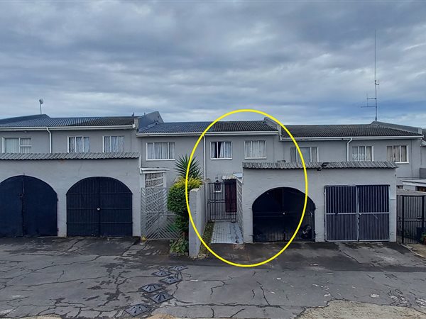 3 Bedroom Townhouse 3 Bedroom Townhouse