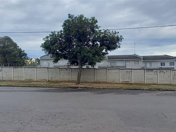 3 Bedroom Townhouse 3 Bedroom Townhouse