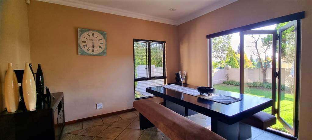 4 Bed House in Kyalami Hills photo number 9