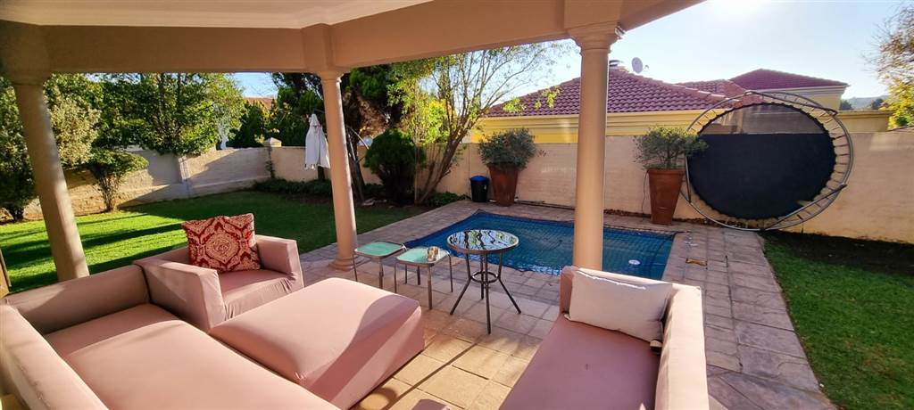 4 Bed House in Kyalami Hills photo number 11