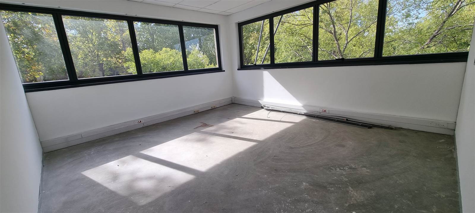 391  m² Commercial space in Randjespark photo number 15
