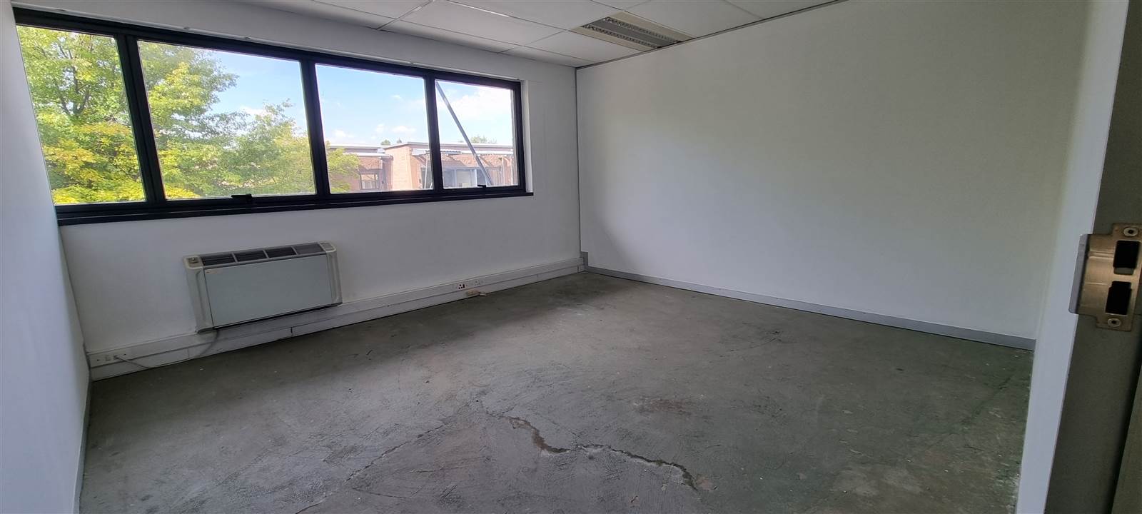 391  m² Commercial space in Randjespark photo number 14