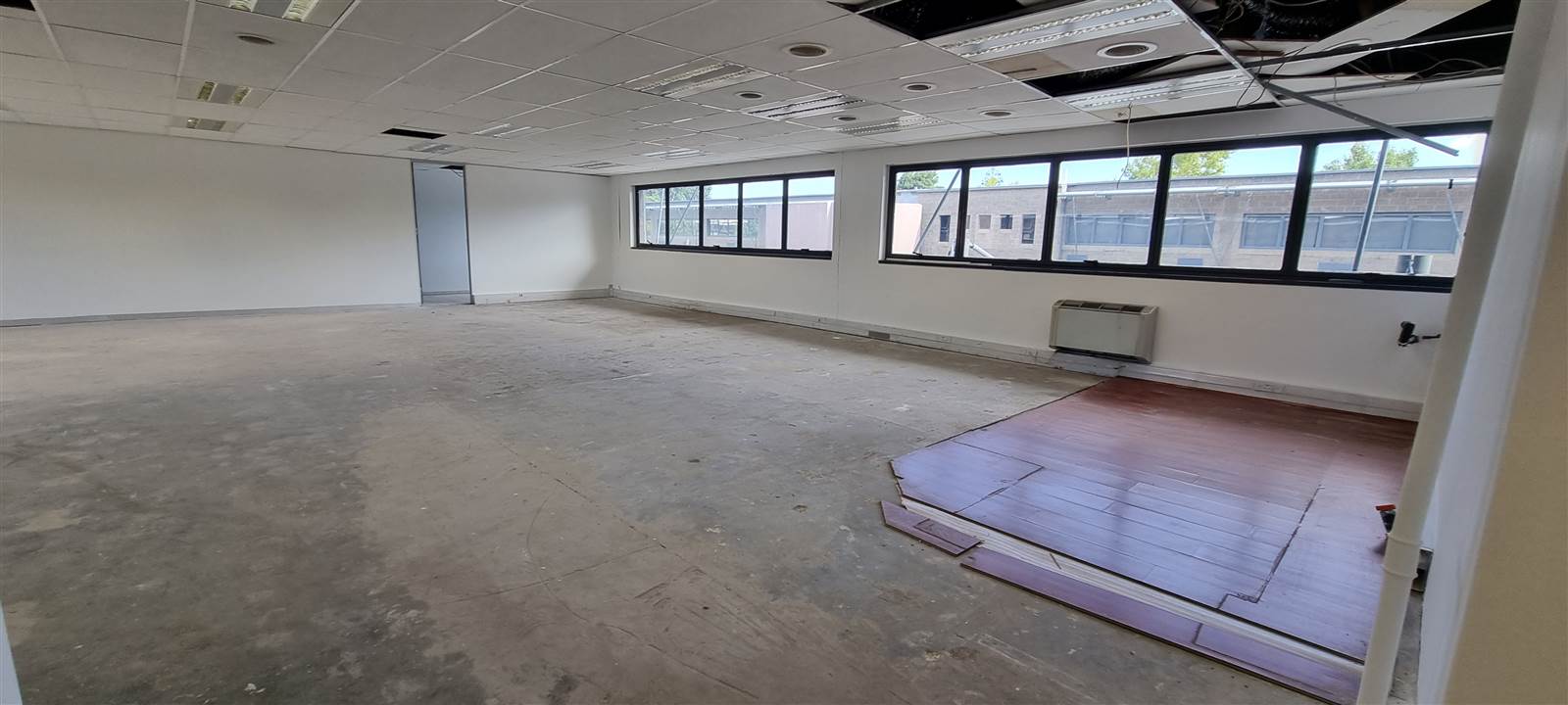 391  m² Commercial space in Randjespark photo number 17