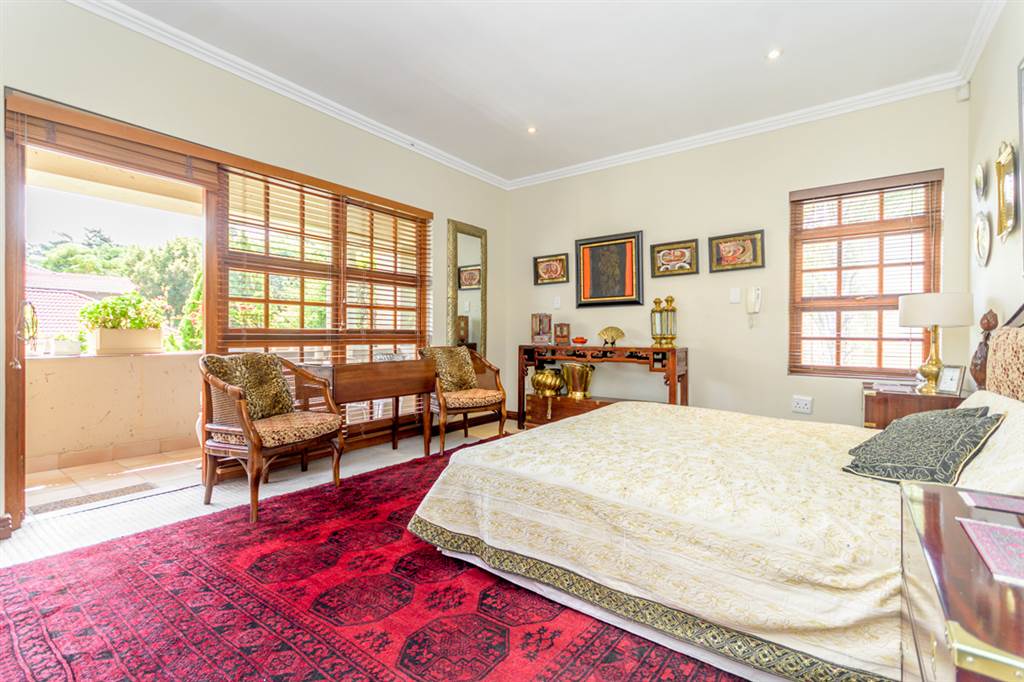 3 Bed House in Saxonwold photo number 15
