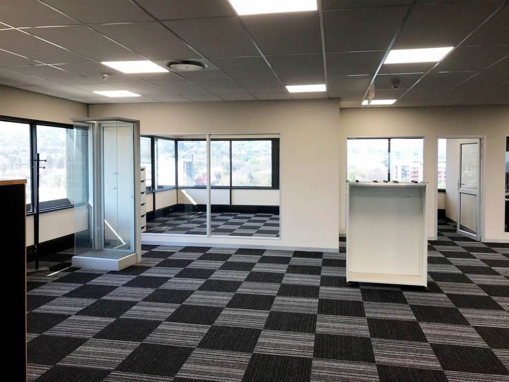208  m² Office Space in Bedfordview photo number 11