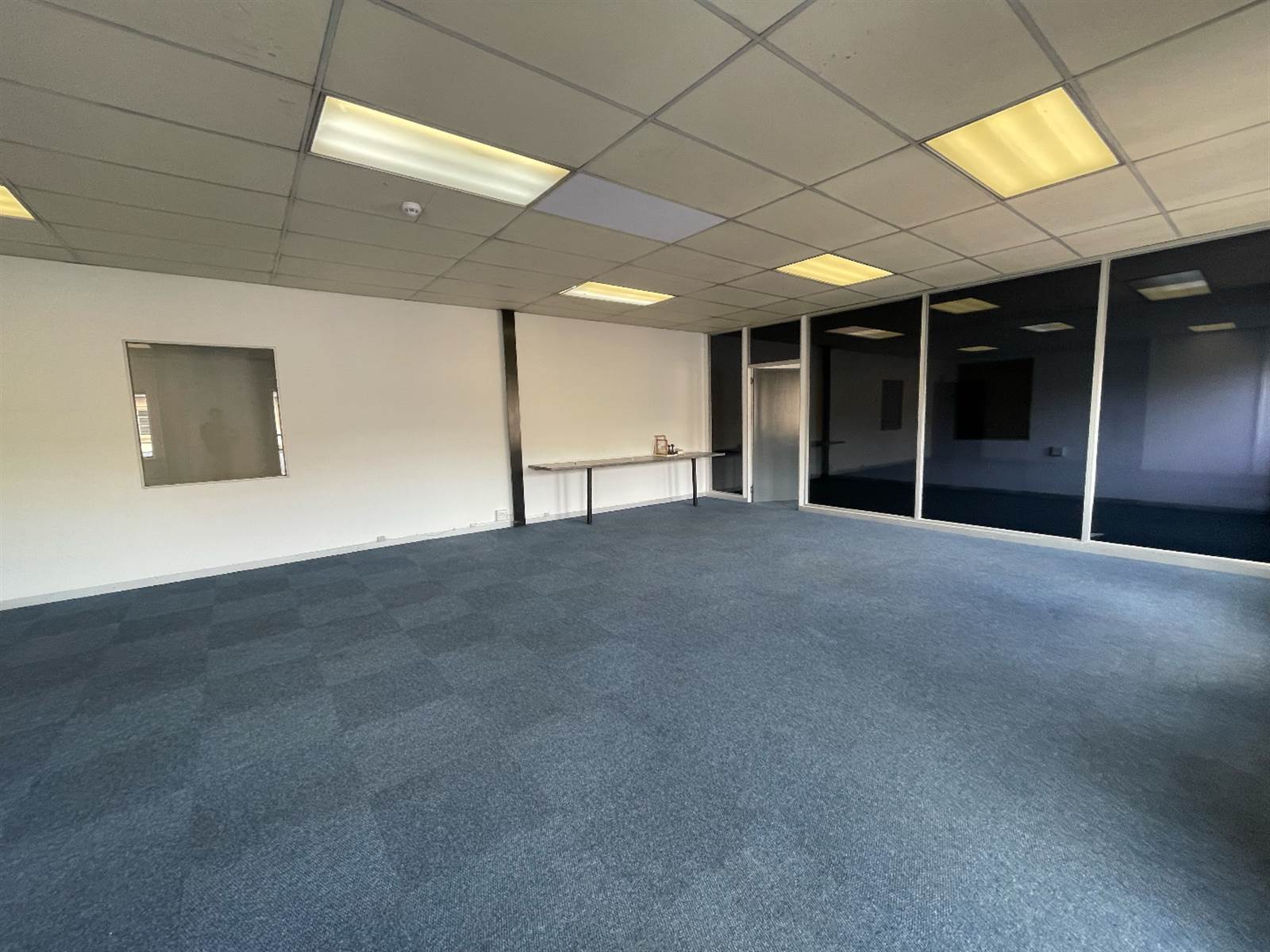 430  m² Commercial space in Linbro Park photo number 9