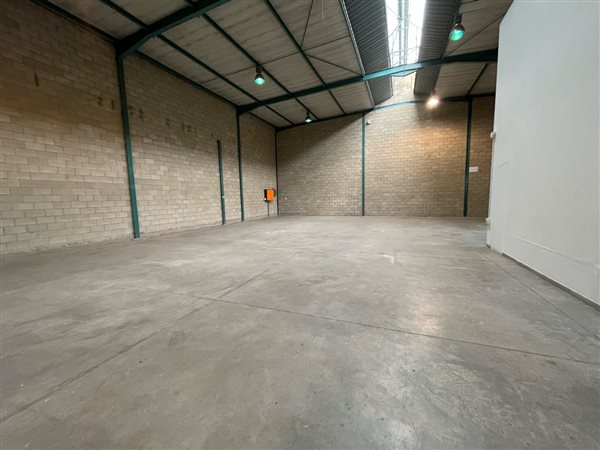 430  m² Commercial space in Linbro Park