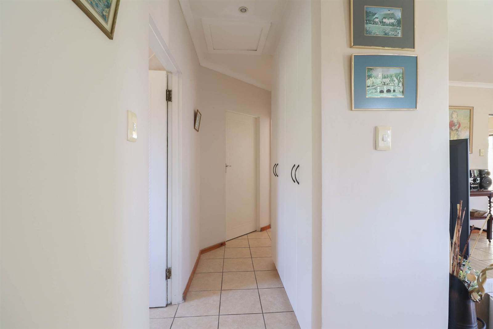 4 Bed Townhouse in Glenroy Park photo number 14