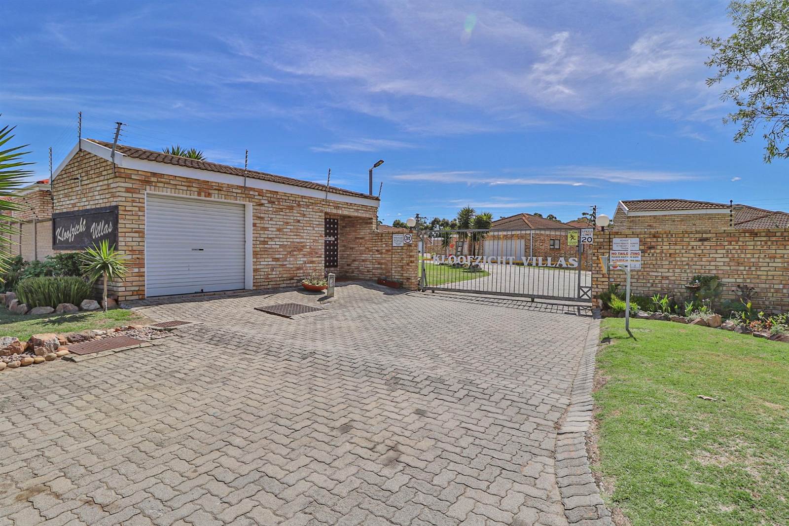 4 Bed Townhouse in Glenroy Park photo number 30