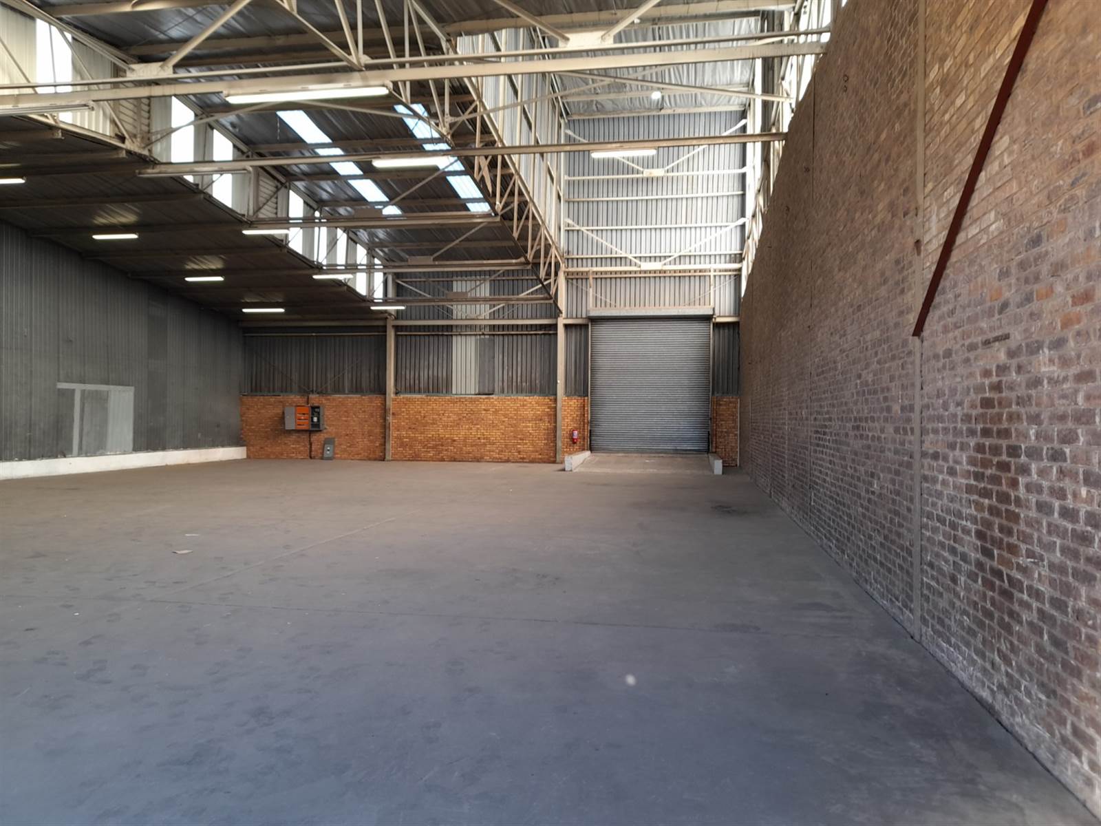 607  m² Commercial space in Jet Park photo number 3