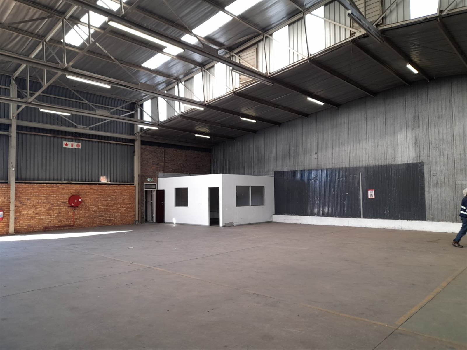 607  m² Commercial space in Jet Park photo number 10