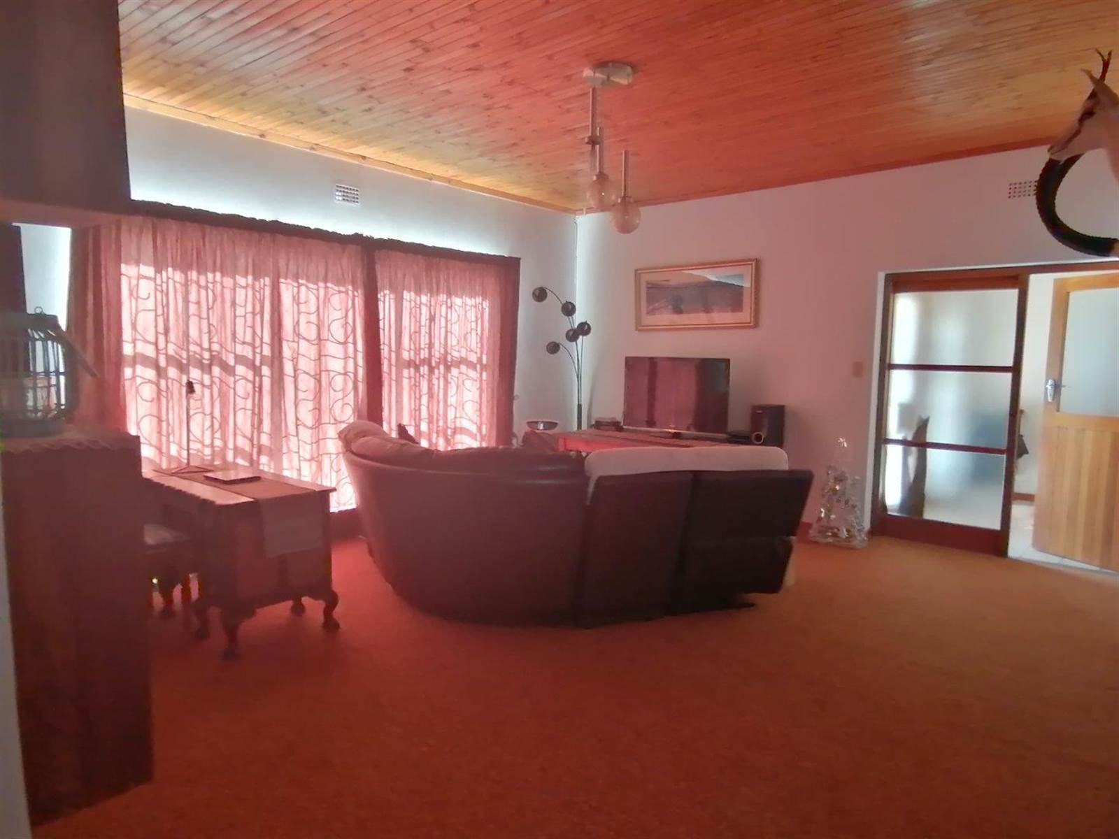 5 Bed House in Upington photo number 4