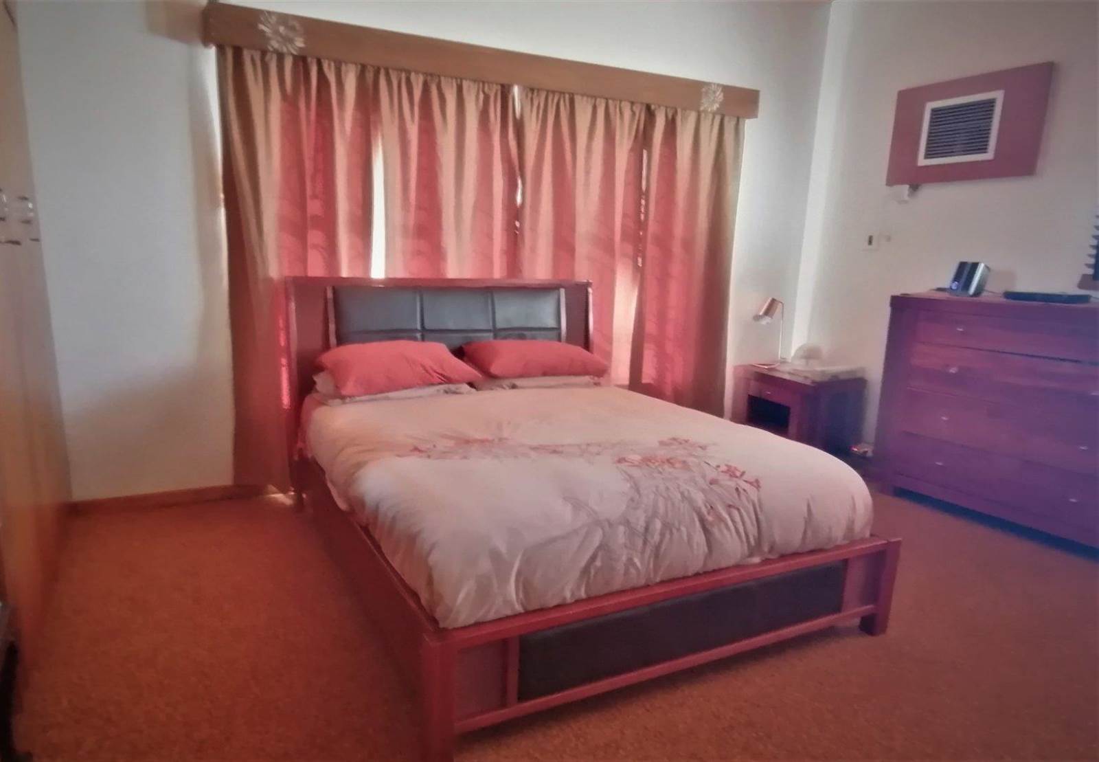 5 Bed House in Upington photo number 17