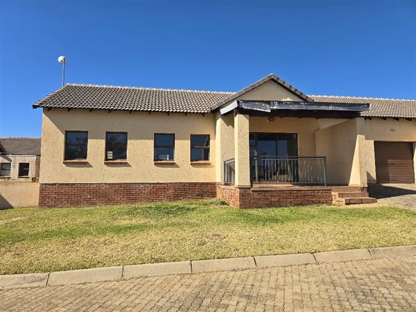 3 Bedroom Townhouse 3 Bedroom Townhouse