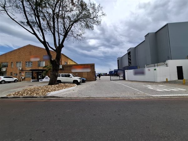 2 525  m² Industrial space