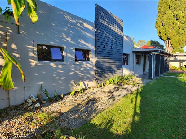 5 Bedroom House 5 Bedroom House