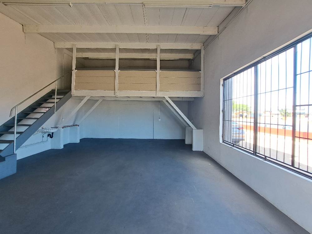 67  m² Industrial space in Alton photo number 4