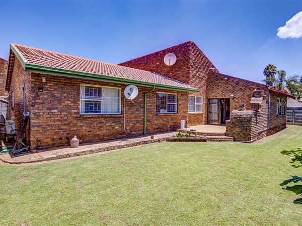 3 Bed House in Edleen