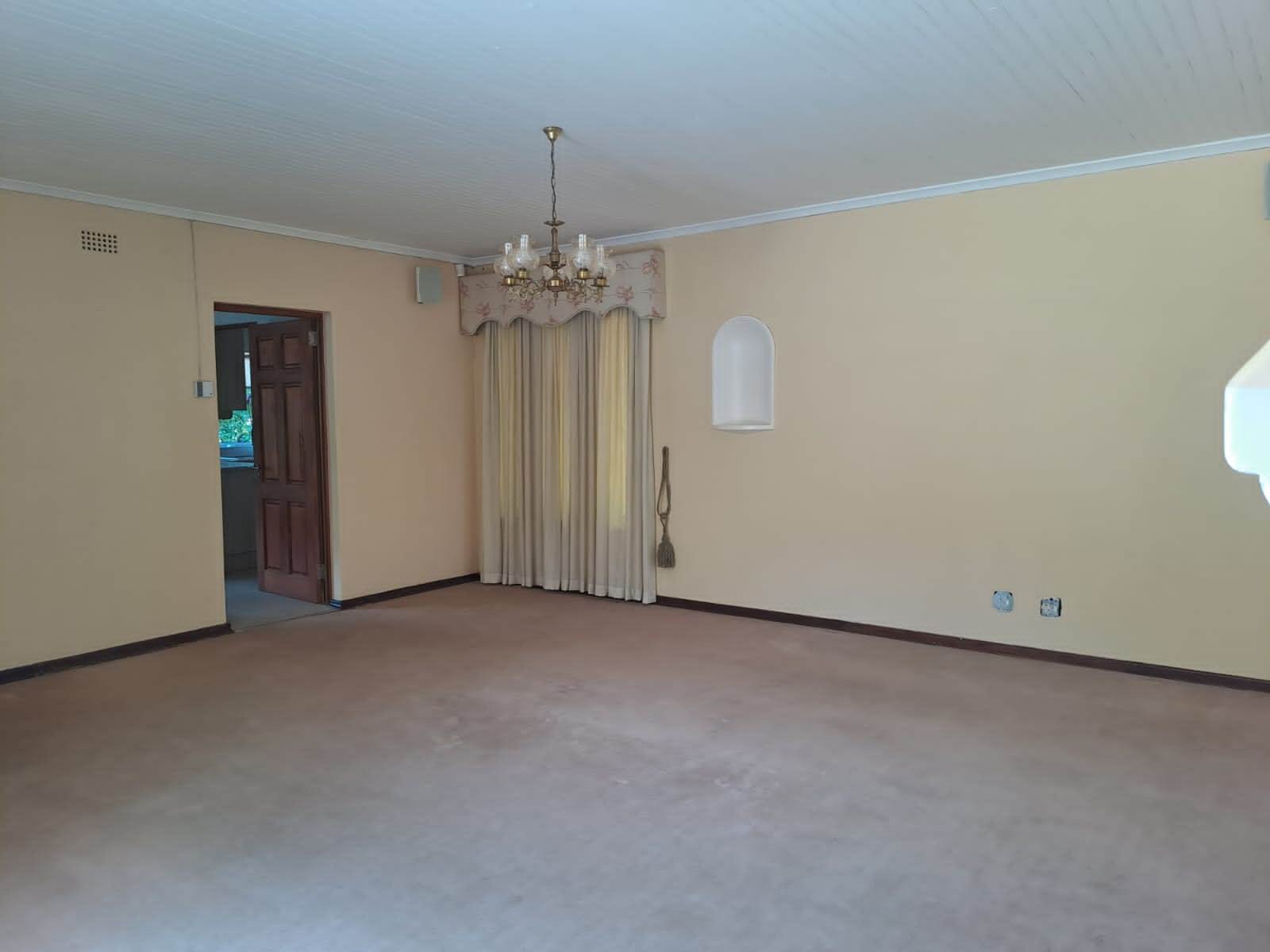 4 Bed House in Wilkoppies photo number 16