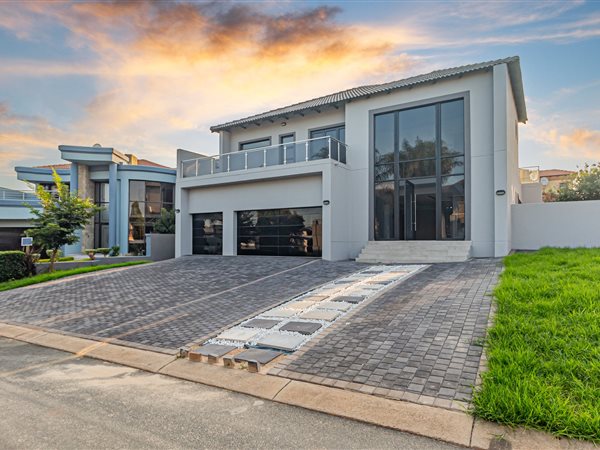 5 Bedroom House 5 Bedroom House