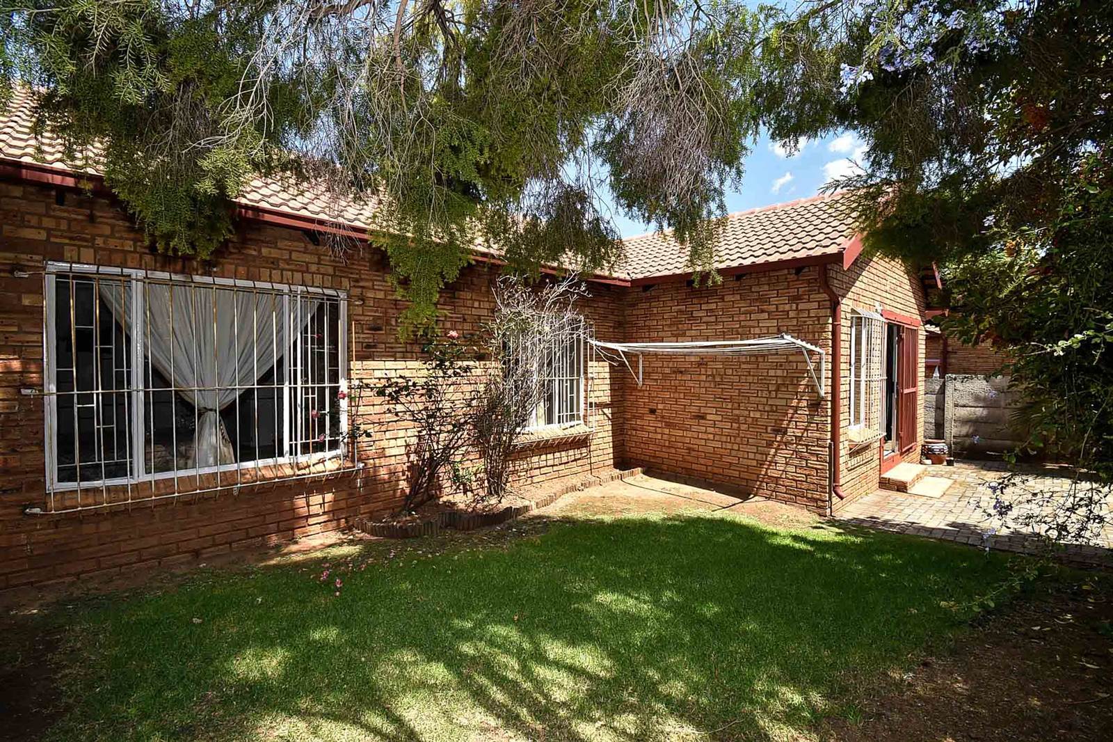3 Bed Townhouse in Wilgeheuwel photo number 1