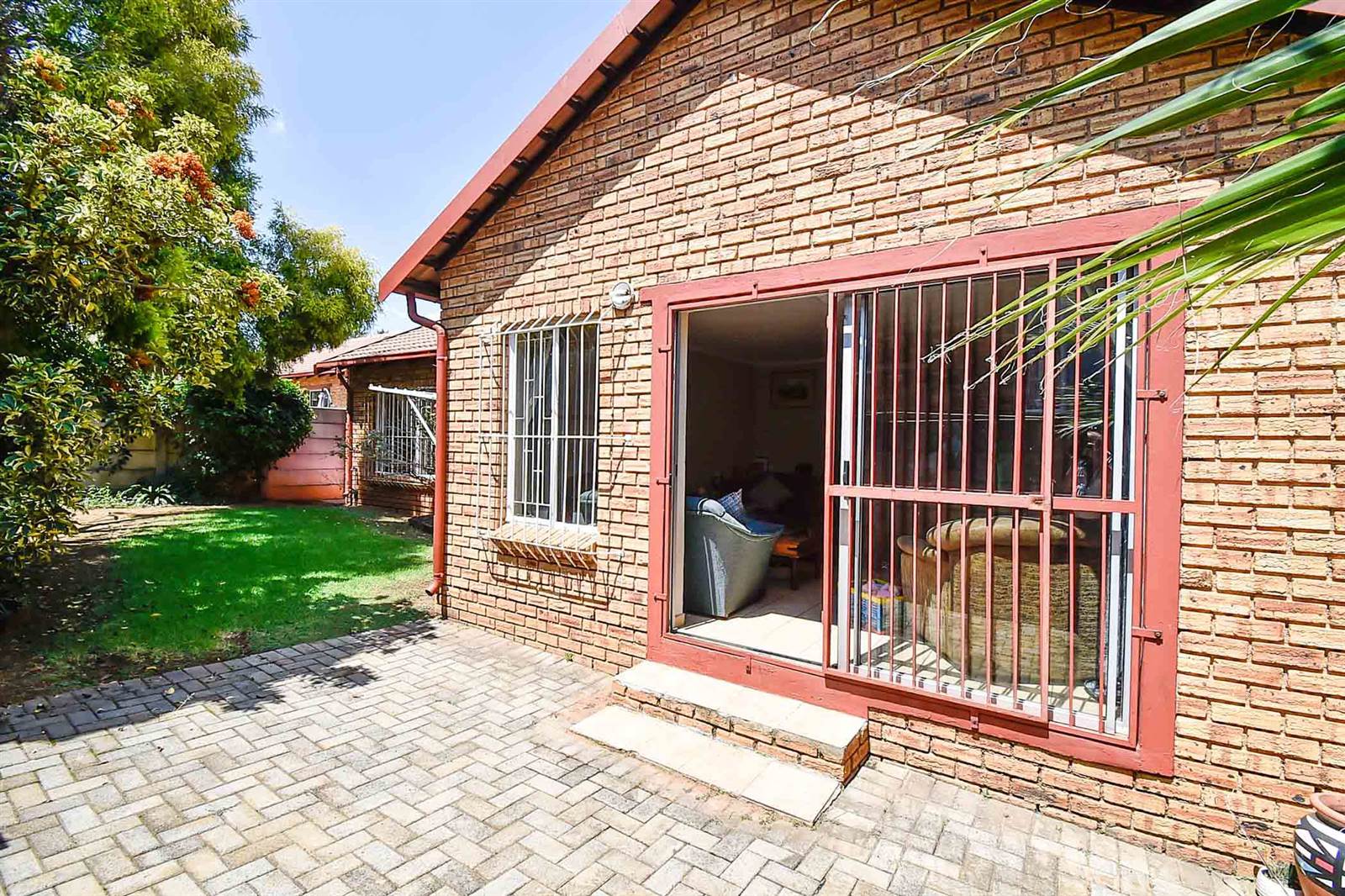 3 Bed Townhouse in Wilgeheuwel photo number 19