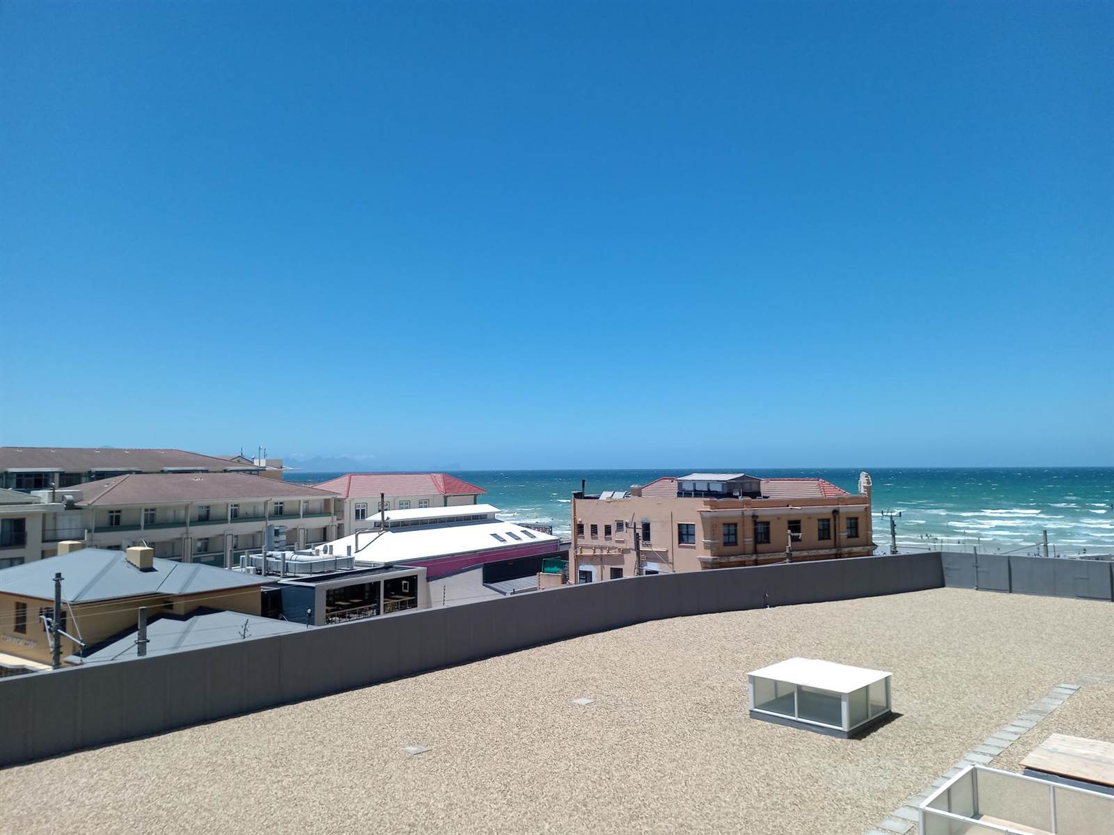 2 Bed Apartment in Muizenberg photo number 3