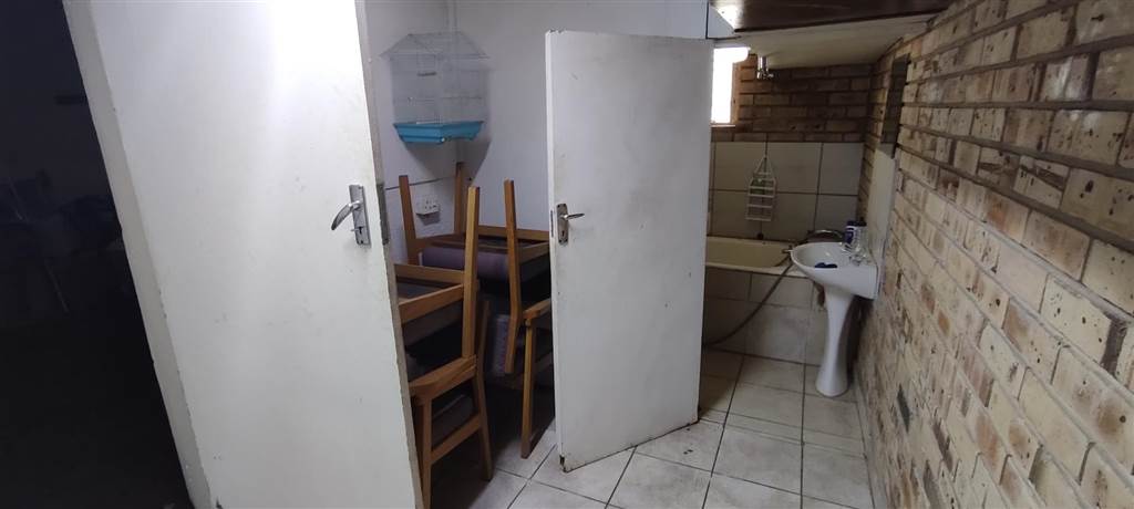 3 Bed House in Stilfontein photo number 23