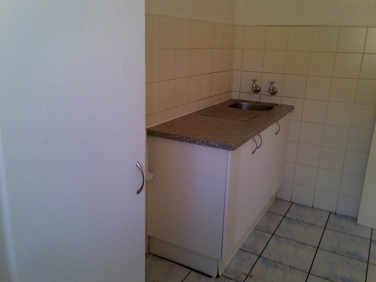 1 Bed Apartment in Witpoortjie photo number 9