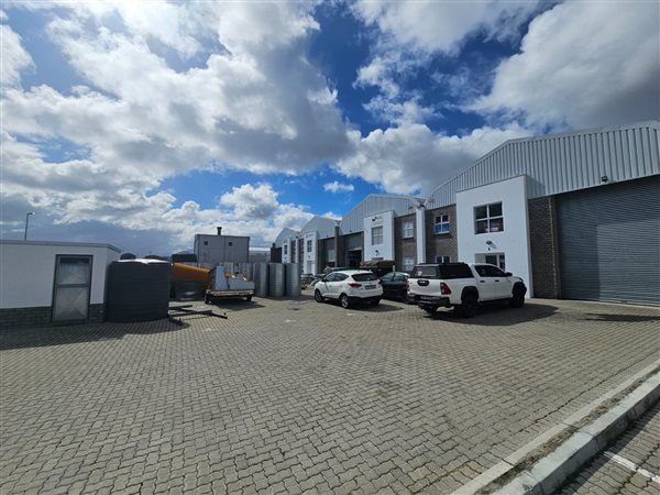 470  m² Industrial space