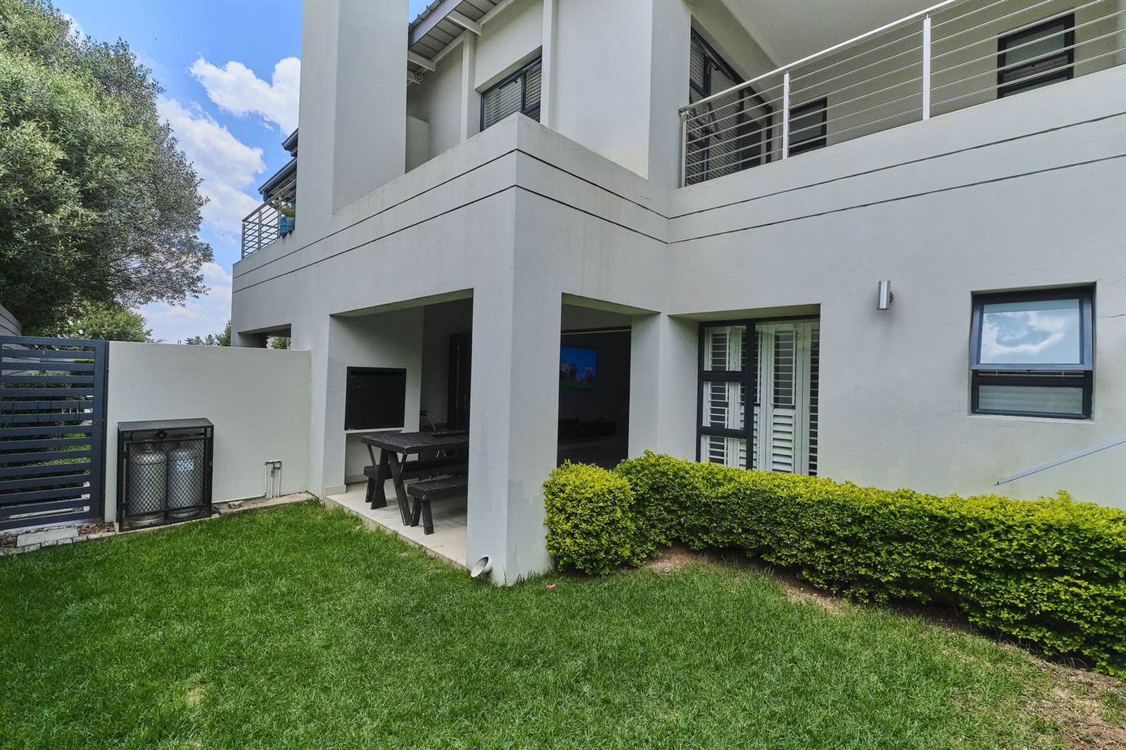 3 Bed Duplex in Lonehill photo number 20
