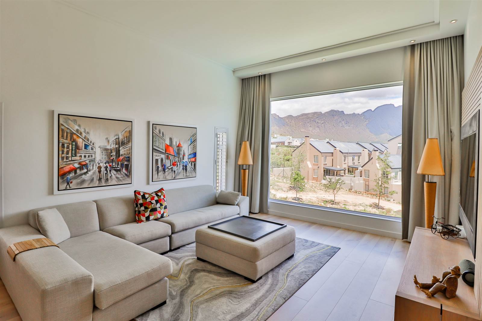 4 Bed House in Franschhoek photo number 3