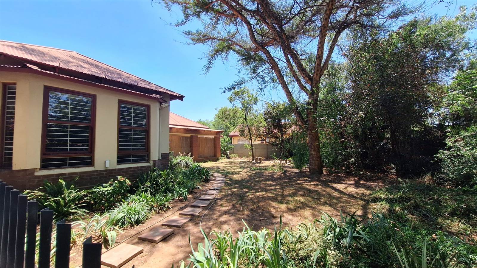 3 Bed House in Northmead photo number 2