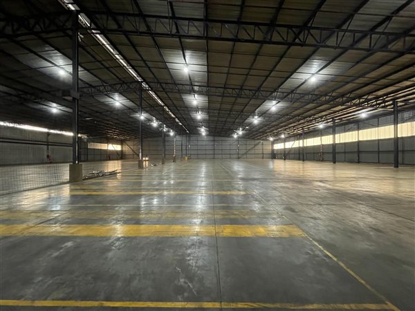 6 000  m² Industrial space