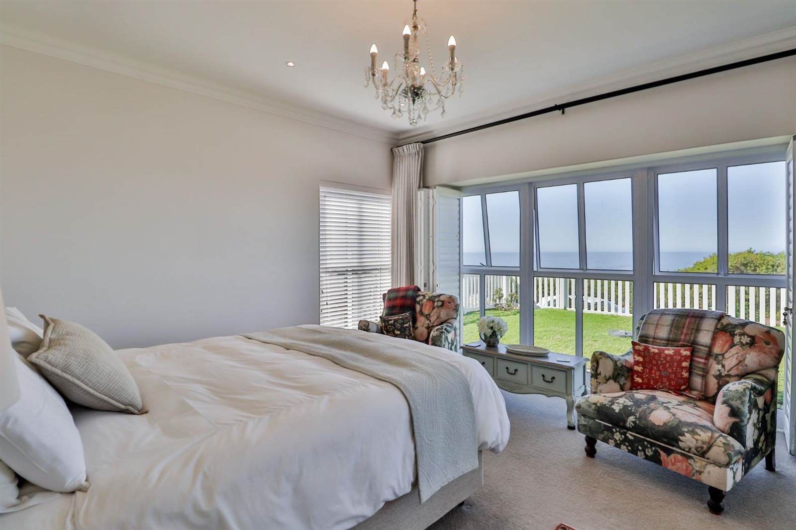 4 Bed House in Outeniqua Strand photo number 23