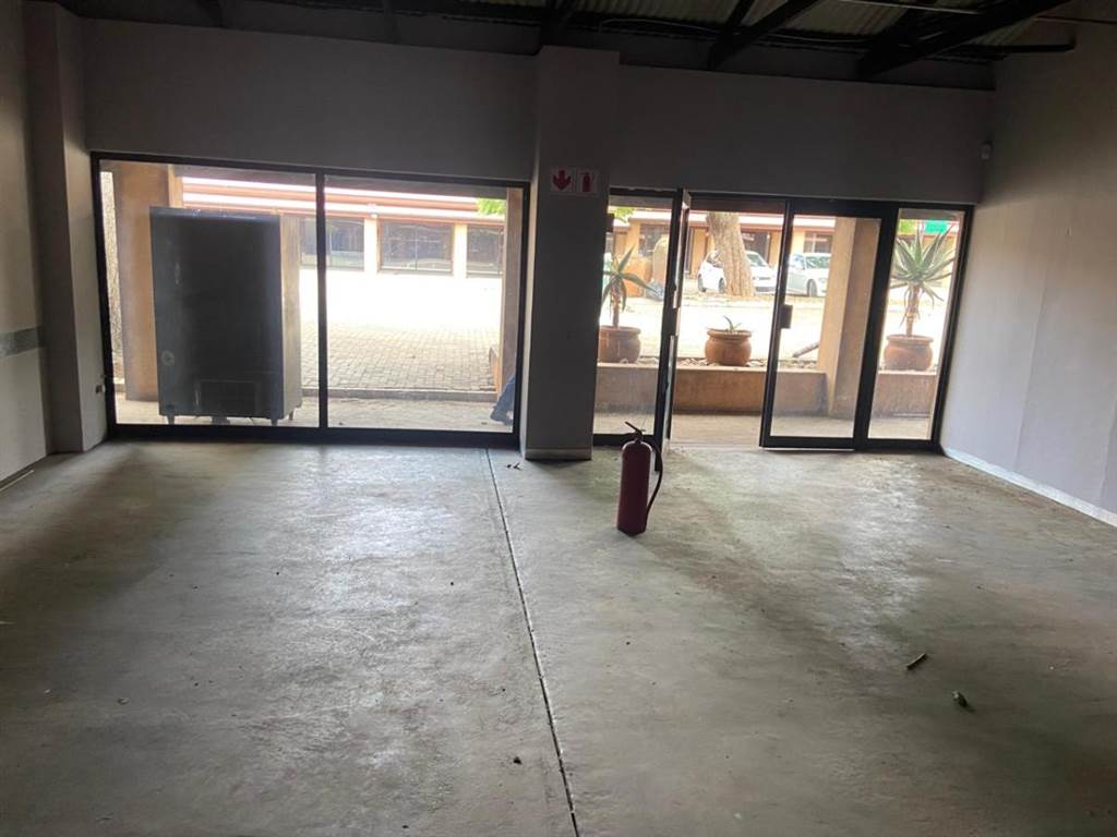 52  m² Office Space in Polokwane Central photo number 3