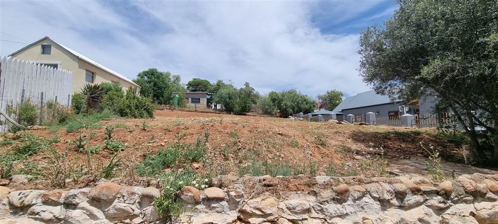 736 m² Land available in De Rust photo number 1