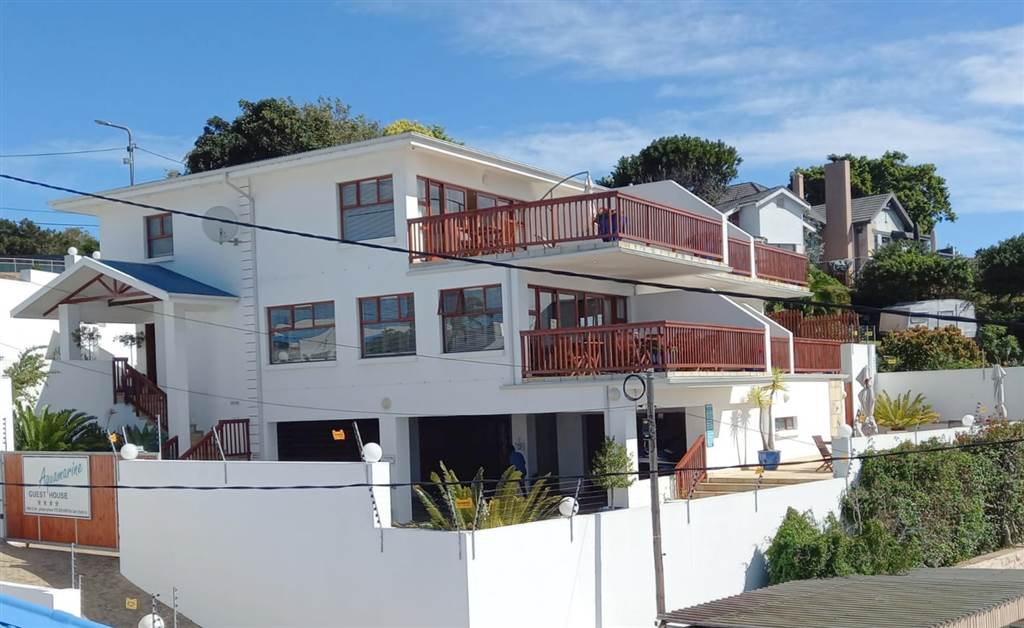 10 Bed House in Mossel Bay Central photo number 3