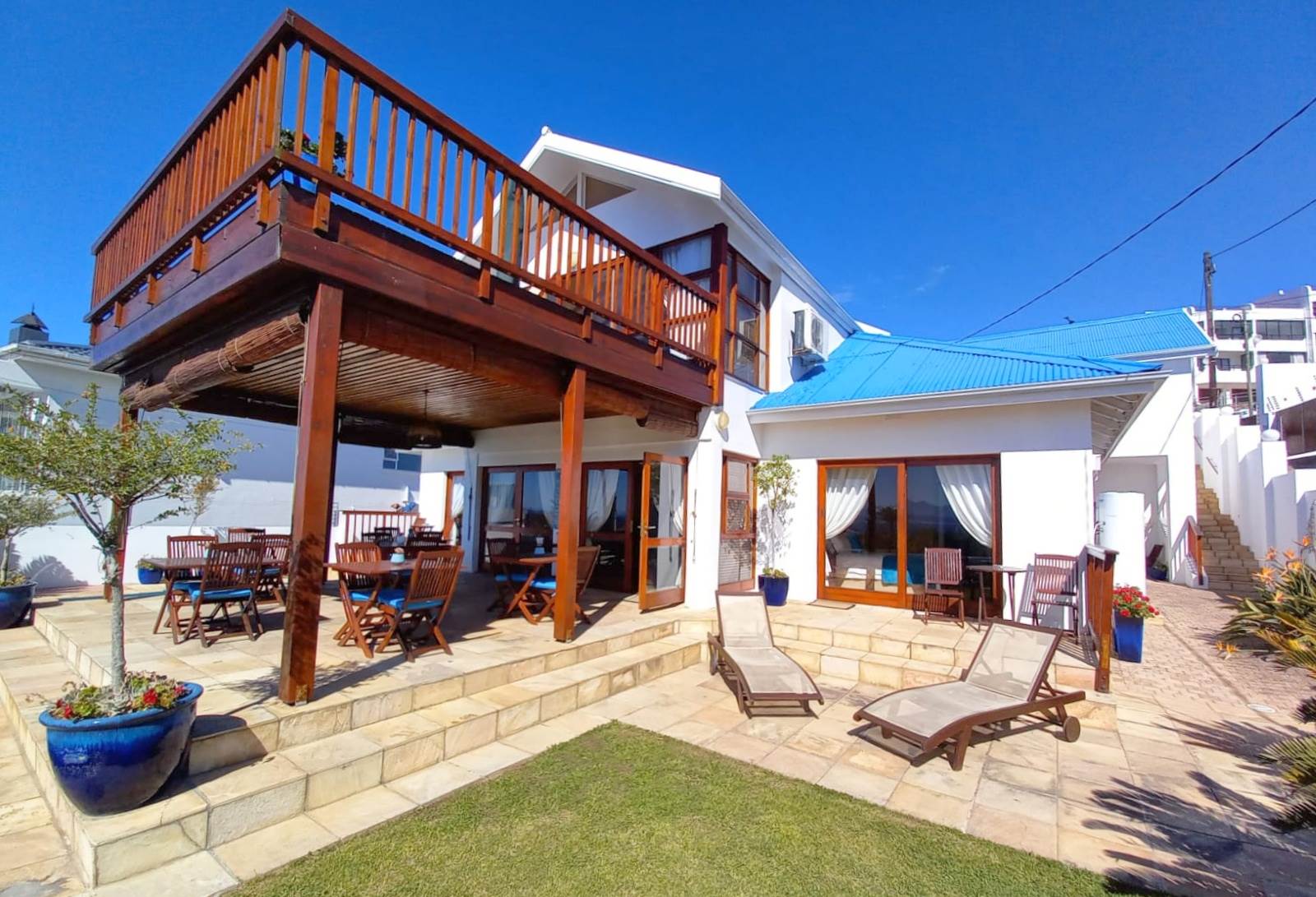 10 Bed House in Mossel Bay Central photo number 4