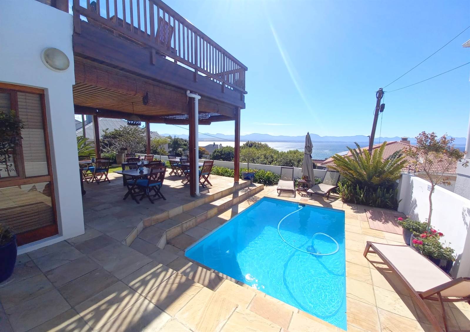 10 Bed House in Mossel Bay Central photo number 9