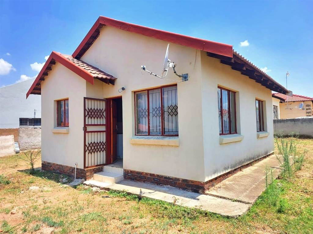 2 Bed House in Mahlasedi Park photo number 1