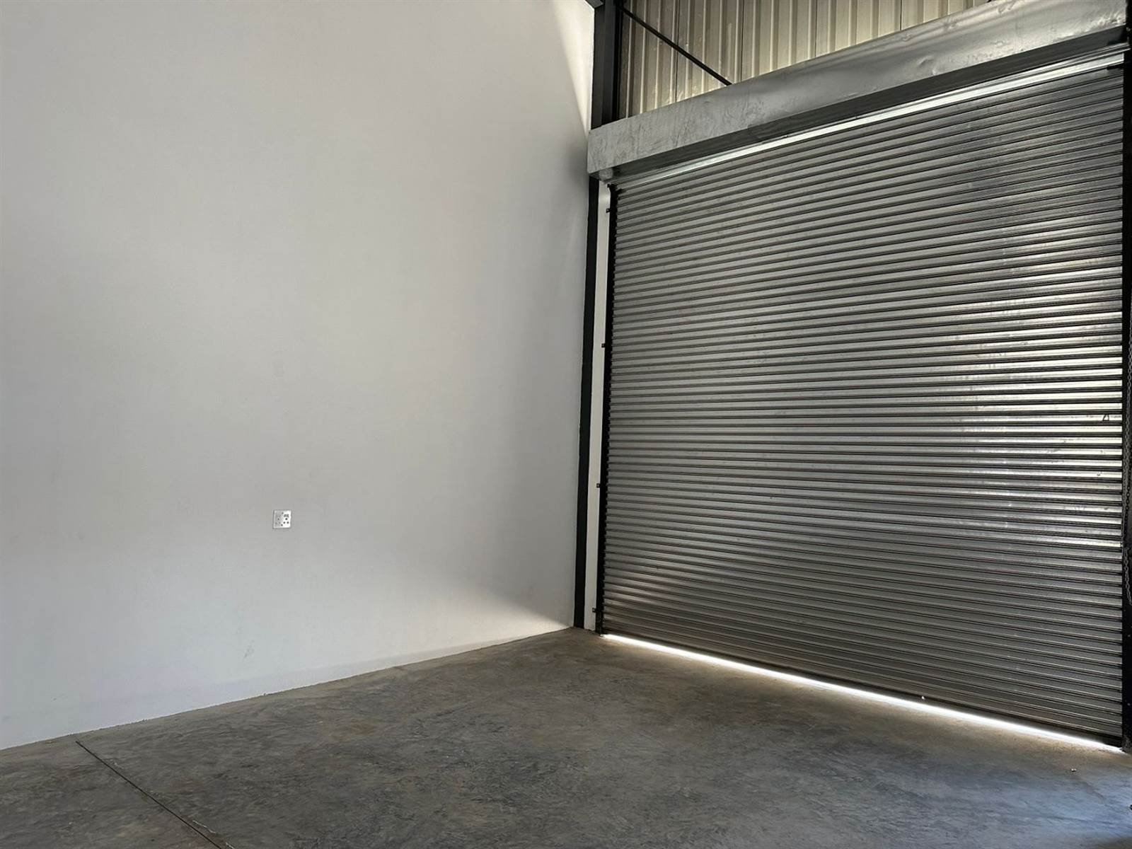 175  m² Industrial space in Ladanna photo number 4