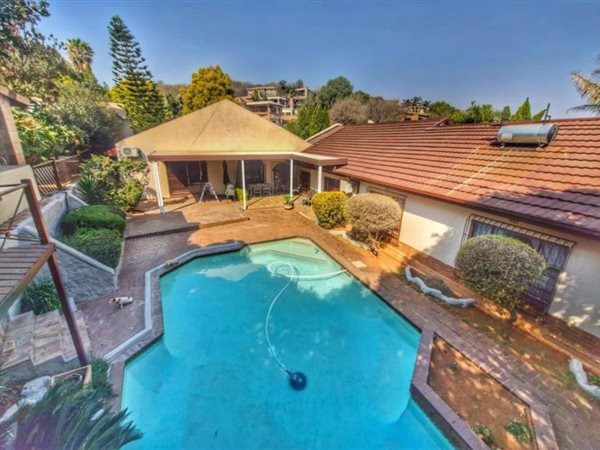 6 Bedroom House 6 Bedroom House