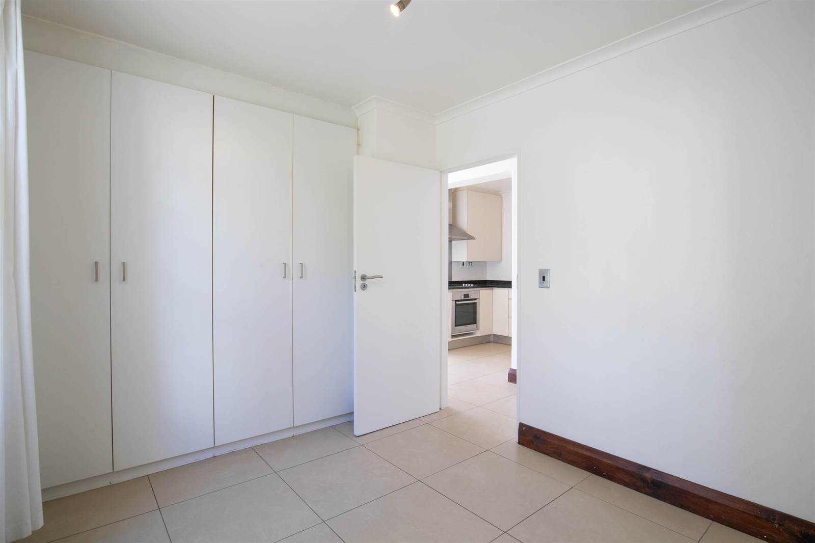 2 Bed Apartment in Vredehoek photo number 20