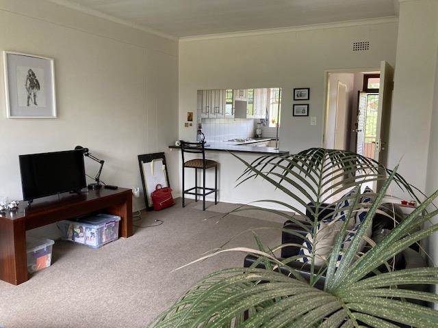 1 Bed Apartment in Craighall photo number 5