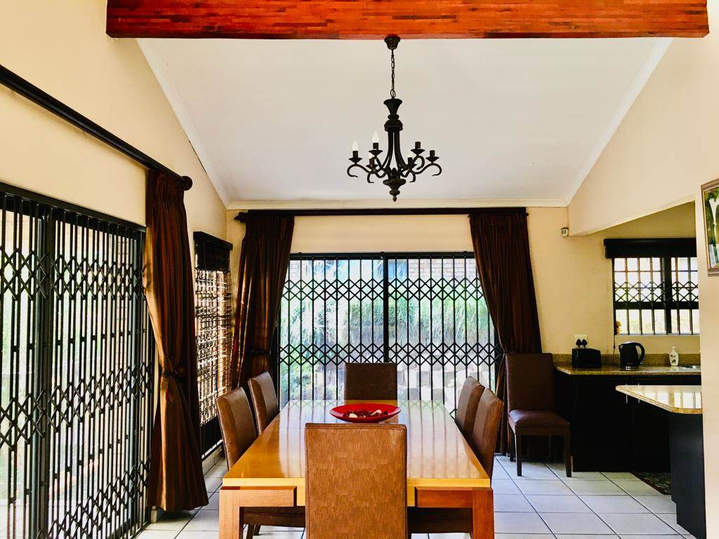 3 Bed Townhouse in Amanzimtoti photo number 6