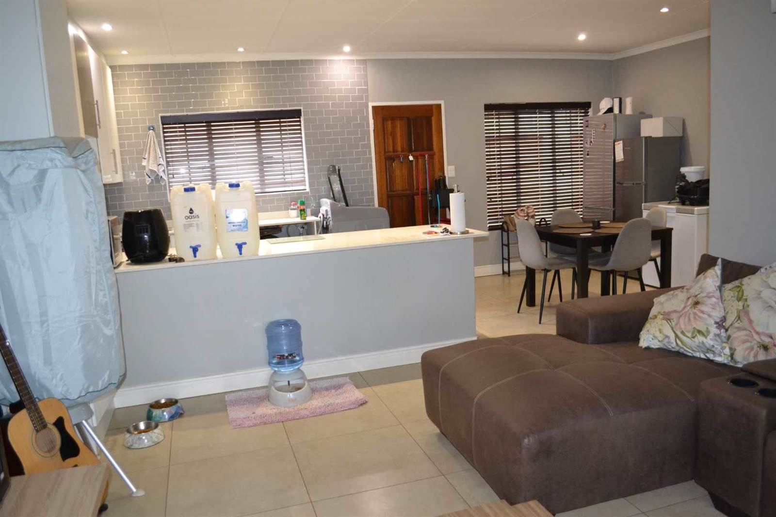 2 Bed Townhouse in Waterkloof photo number 12