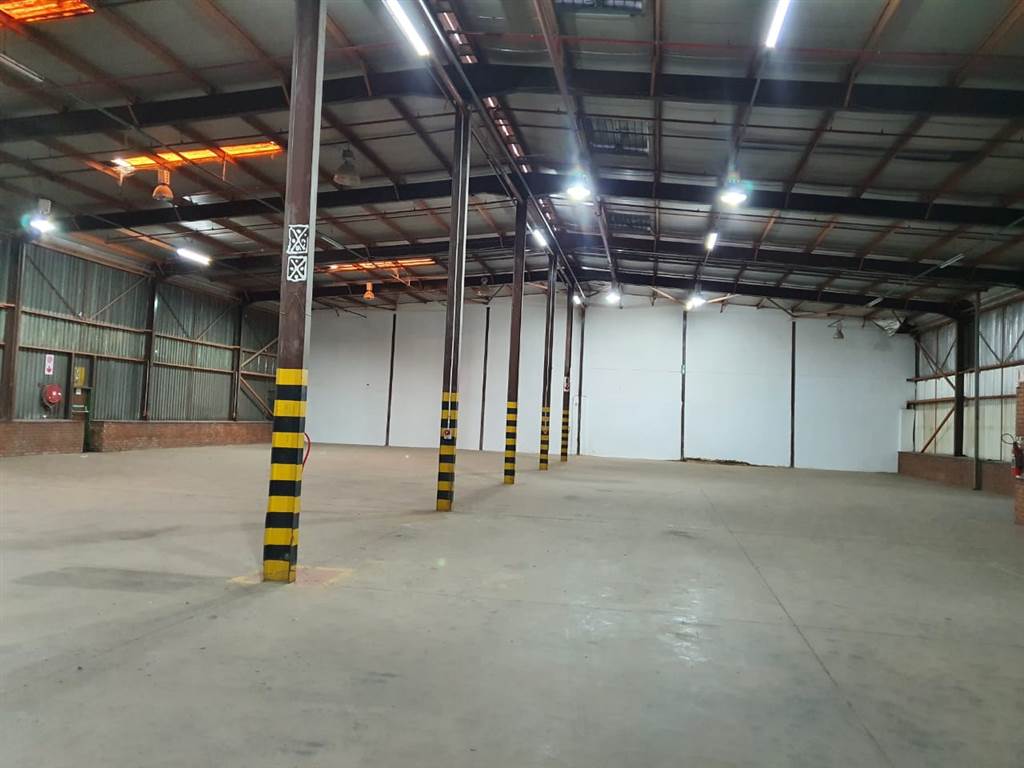 1200  m² Industrial space in Waltloo photo number 3