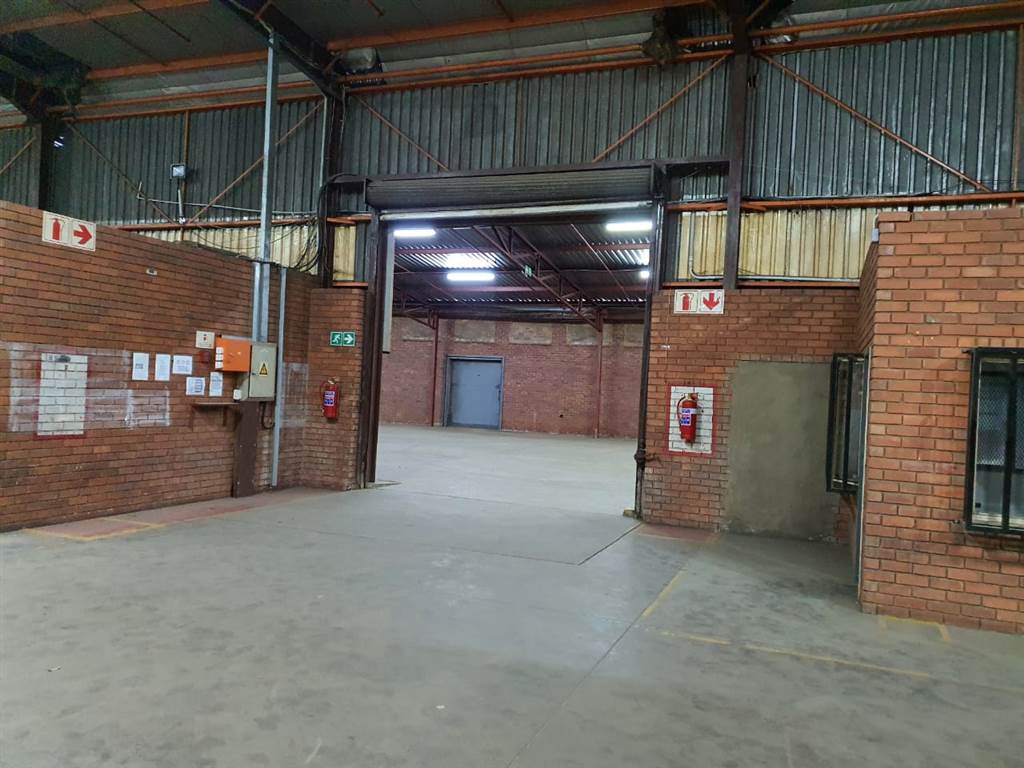 1200  m² Industrial space in Waltloo photo number 4